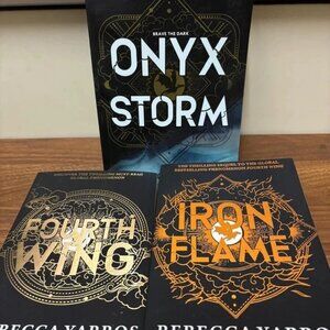 Fourth Wing 3 Book Set: Fourth Wing, Iron Flame, Onyx Storm
